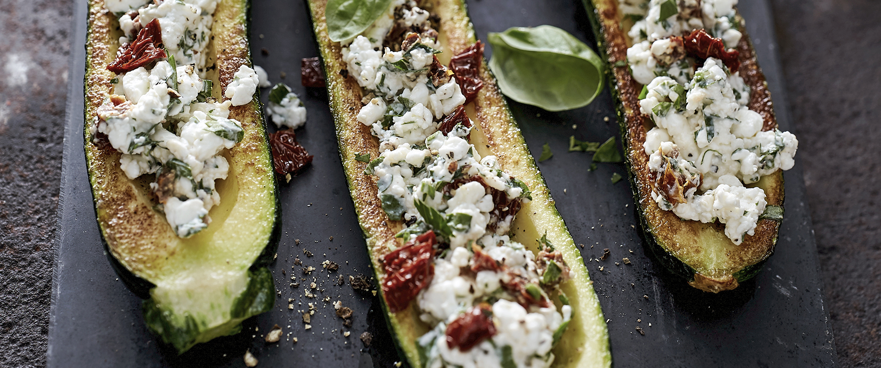 Gefüllte Zucchini