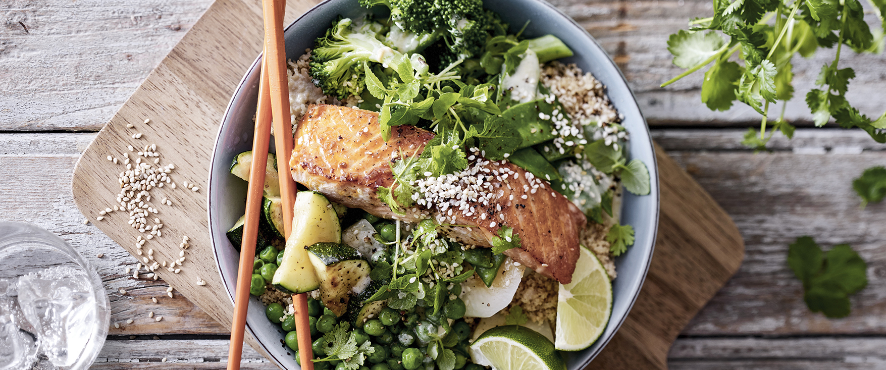 Green Bowl mit Teriyaki-Lachs