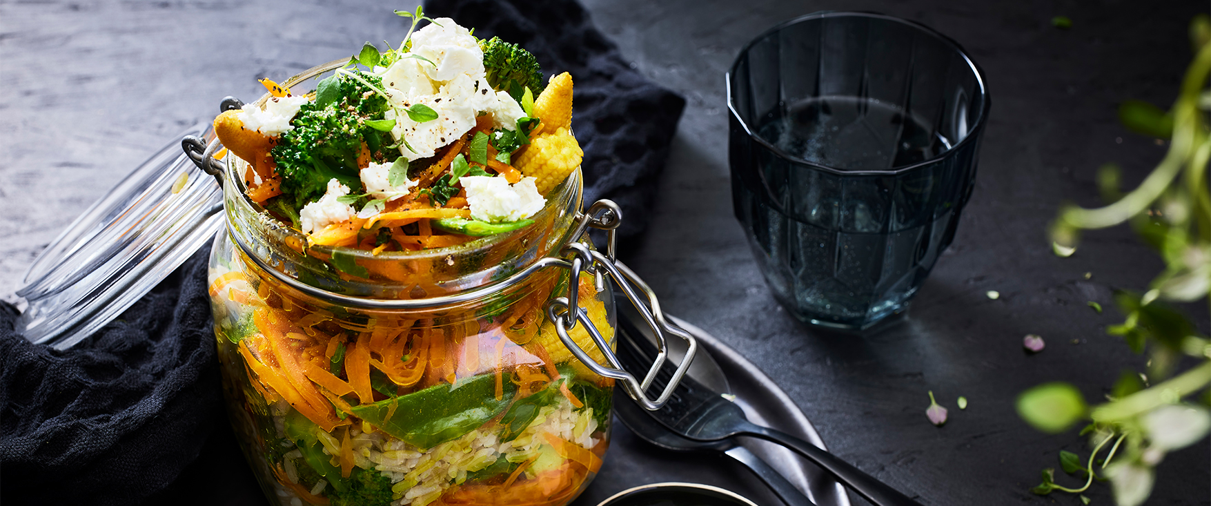 Reispfanne mit buntem Gemüse und Feta (Meal Prep)