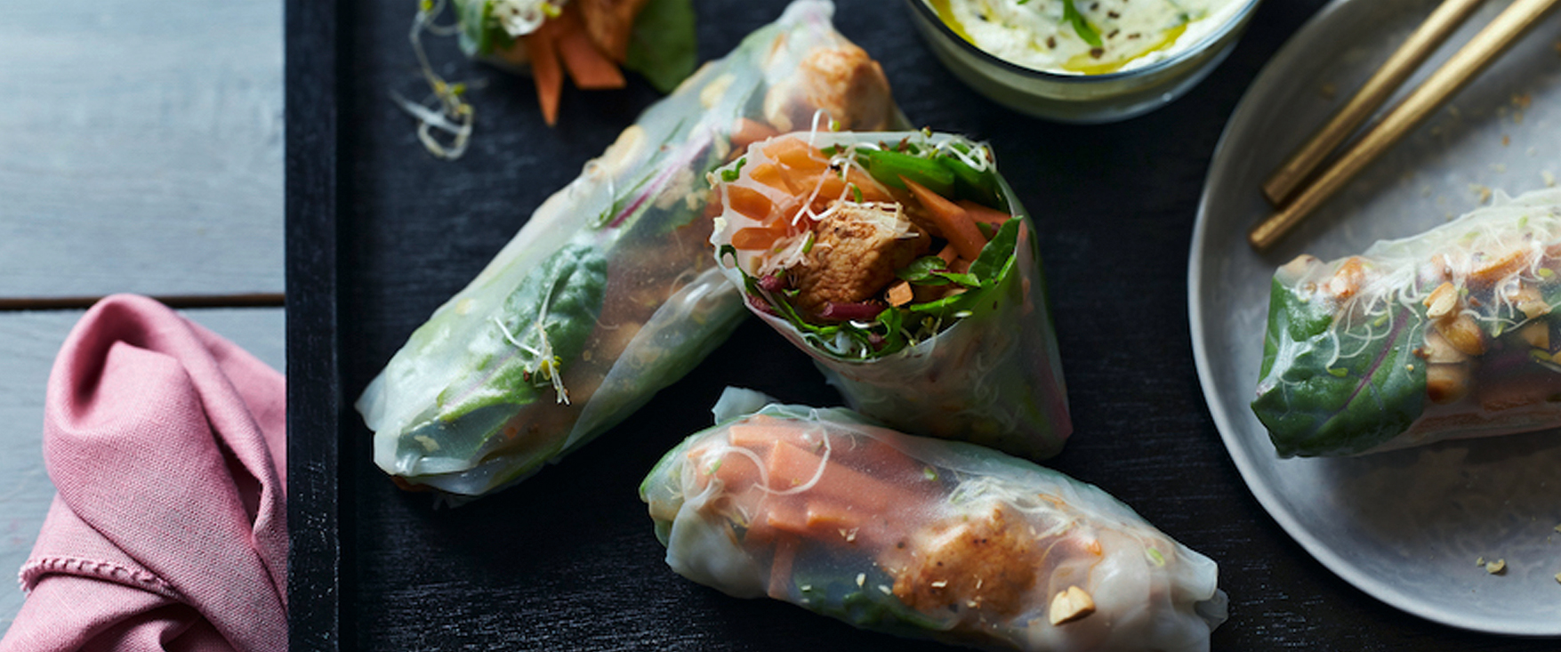 Sommerrollen mit Hähnchen und buntem Gemüse
