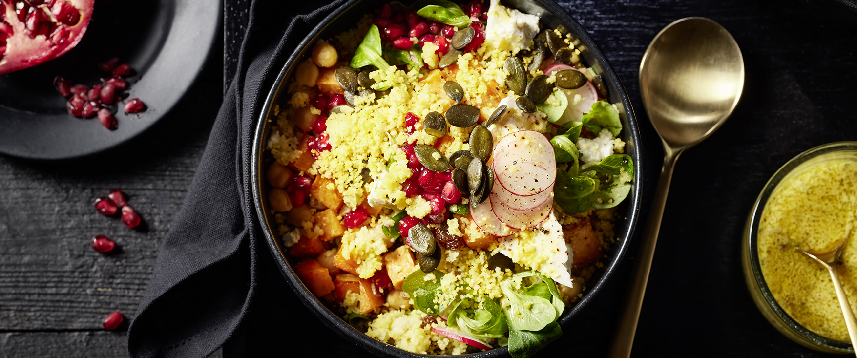 Orientalischer-Couscous-Salat mit Orangen-Rosmarin-Dressing