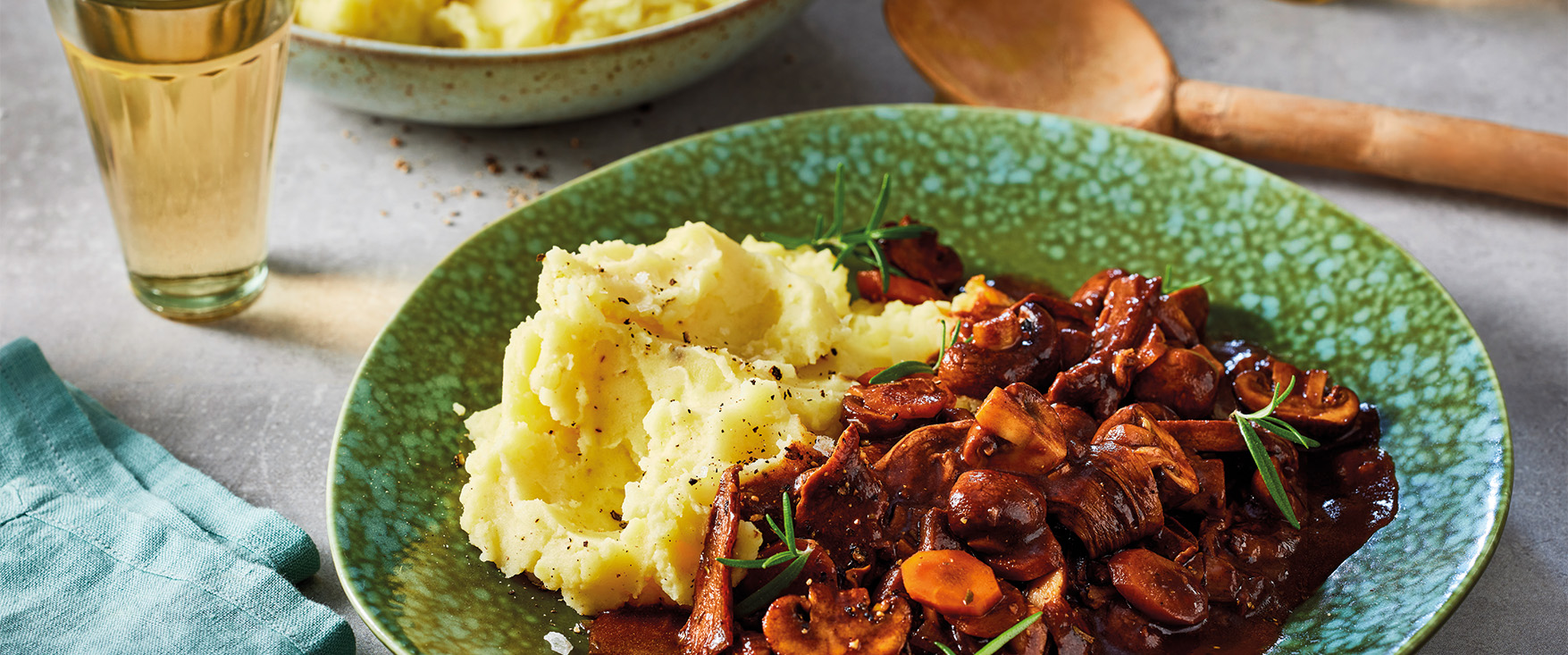 Veganes Pilzgulasch mit Kartoffelstampf